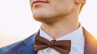 Traje con pajarita, una moda al alza