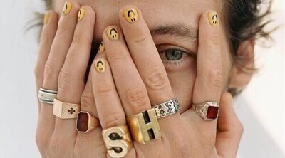 4 veces en las que Harry Styles nos demostró que los accesorios son imprescindibles