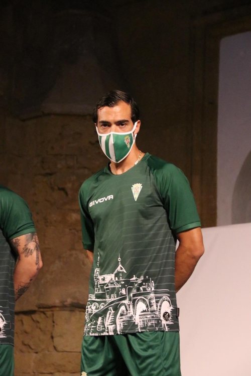 Segunda equipación del Córdoba para la temporada 20/21.
