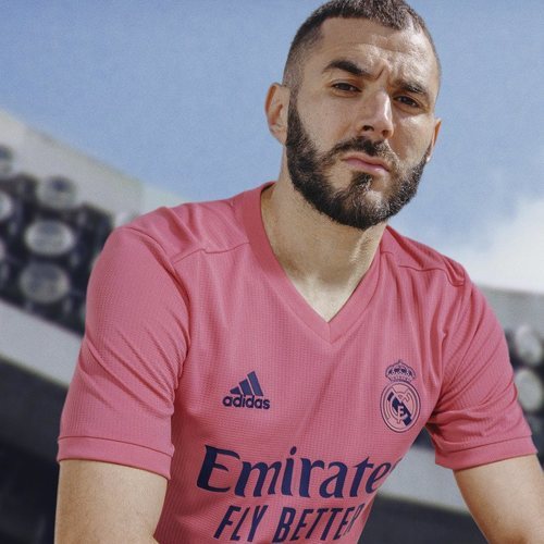 Segunda equipación del Real Madrid para la temporada 20/21.