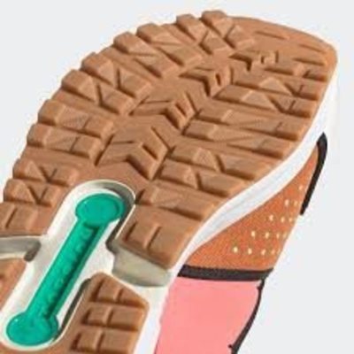 La suela dentada de las adidas ZX 10.000C 'Krusty Burger'.