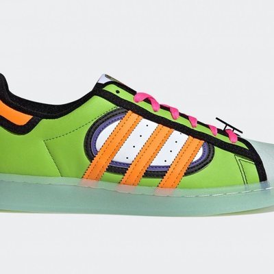 El verde, el naranja y el blanco protagonizan las adidas Superstar 'Squishee'.