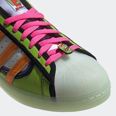 Parte delantera de las adidas Superstar 'Squishee'.